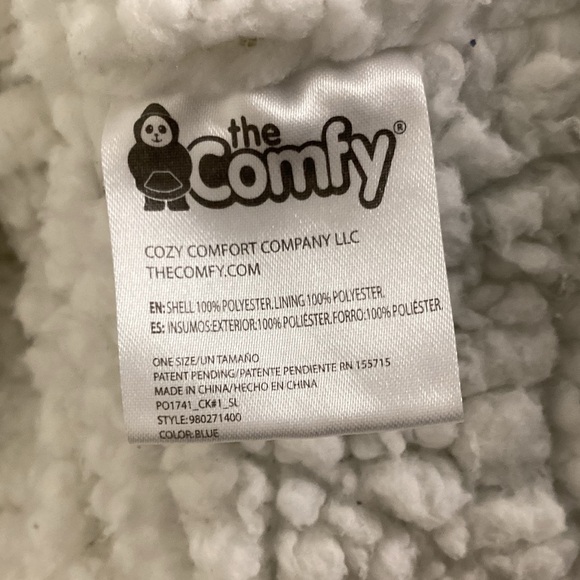 The Comfy Oversized Sherpa Lined Hooded Wearable Blanket - Picture 9 of 10